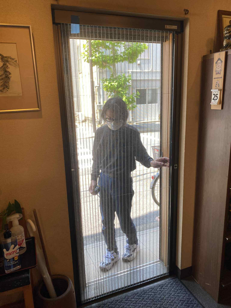 山口商店の【墨田区】プリーツ網戸交換の施工前の写真1