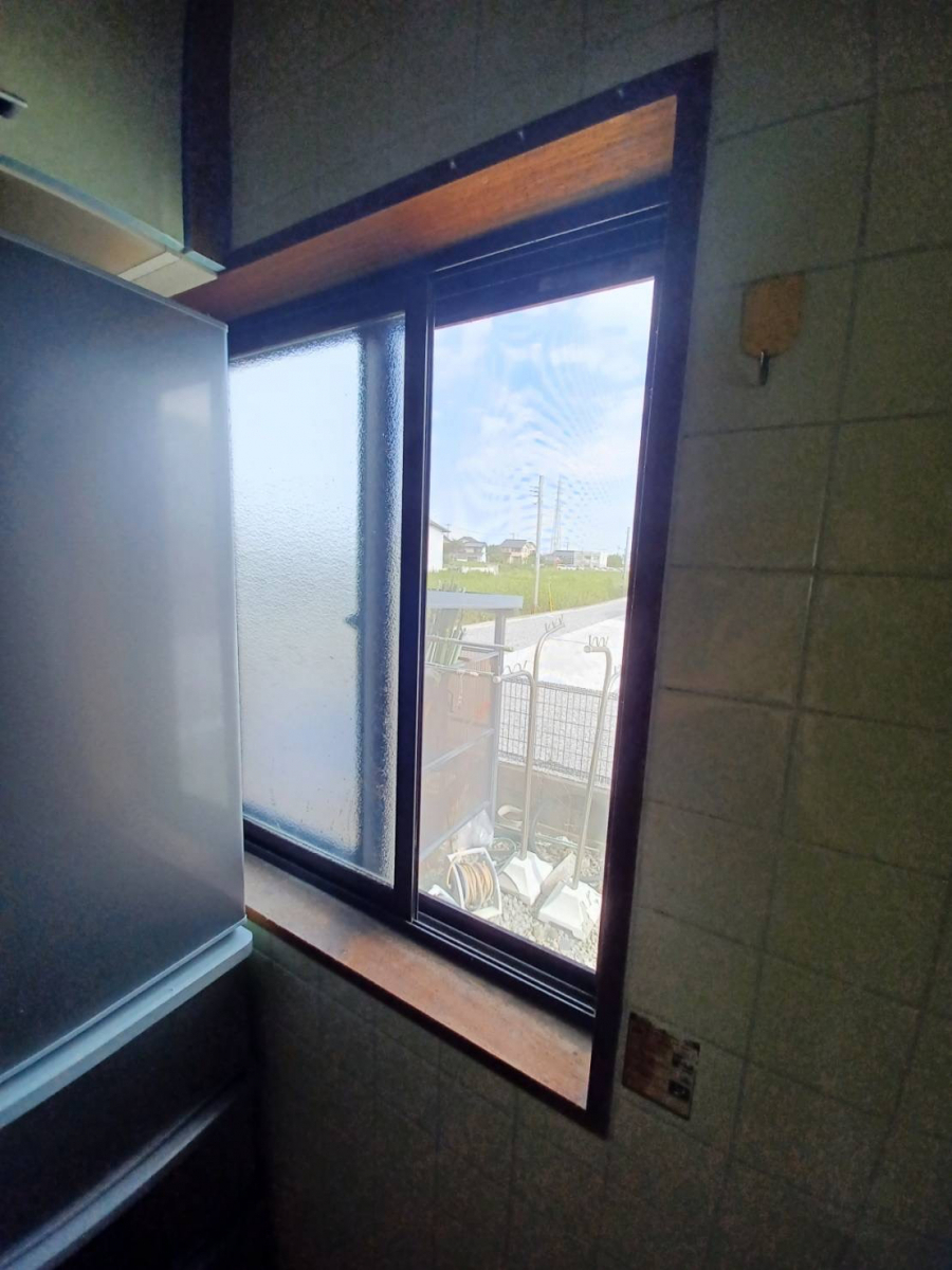 江上トーヨー住器の冬の朝の寒さを緩和! 内窓で快適にの施工前の写真3
