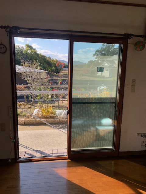 江上トーヨー住器の内窓取り付けで結露対策!窓際のカビ対策にも効果的の施工後の写真3