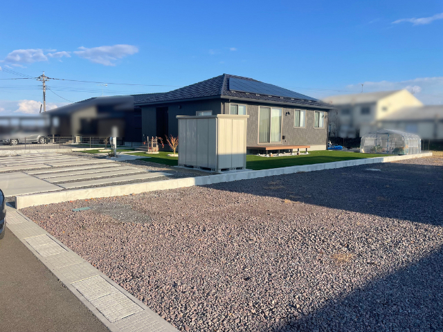江上トーヨー住器の【施工事例】フェンスAB ・プログコートフェンス・カーポートSCで統一感のある美しい外構に|宇佐市の施工前の写真1