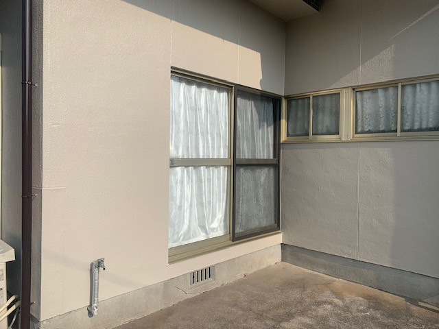 江上トーヨー住器の雨戸設置の施工前の写真1