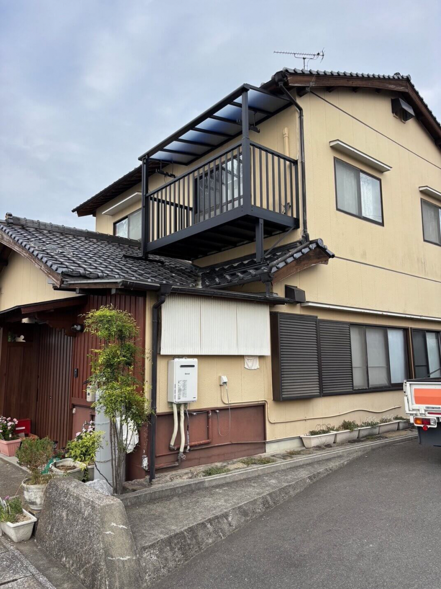 江上トーヨー住器の【LIXIL】ビューステージHスタイルで実現！安心・快適なバルコニー取り替え工事の施工後の写真1