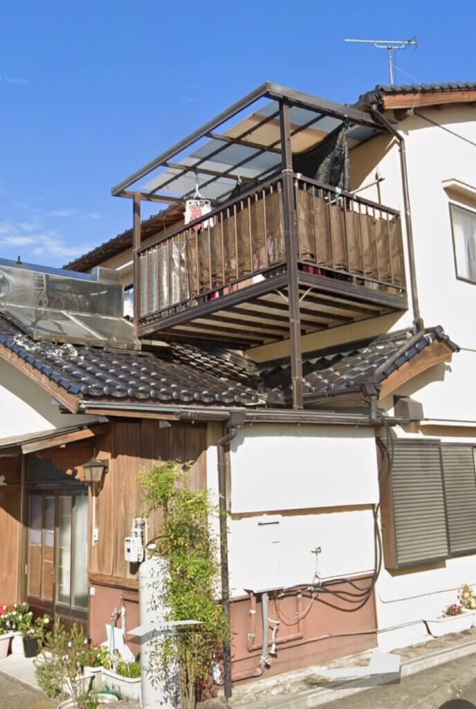 江上トーヨー住器の【LIXIL】ビューステージHスタイルで実現！安心・快適なバルコニー取り替え工事の施工前の写真1