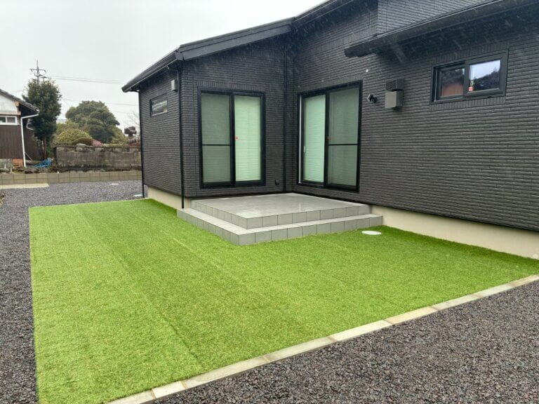 江上トーヨー住器の【豊後高田市 外構工事】外構リフォームで変わる！カーポートSW＋目隠しフェンス｜無料見積受付中の施工後の写真3