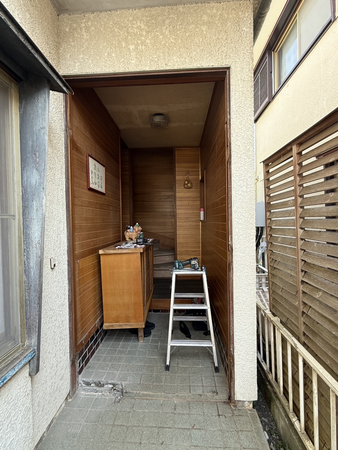 八王子市で玄関ドア交換の工事を行いました。 武蔵野建装のブログ 写真2