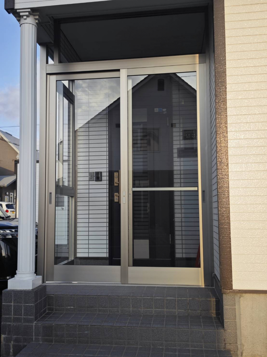 北進興業 伊達本社の風除室を設置させていただきました！の施工後の写真2