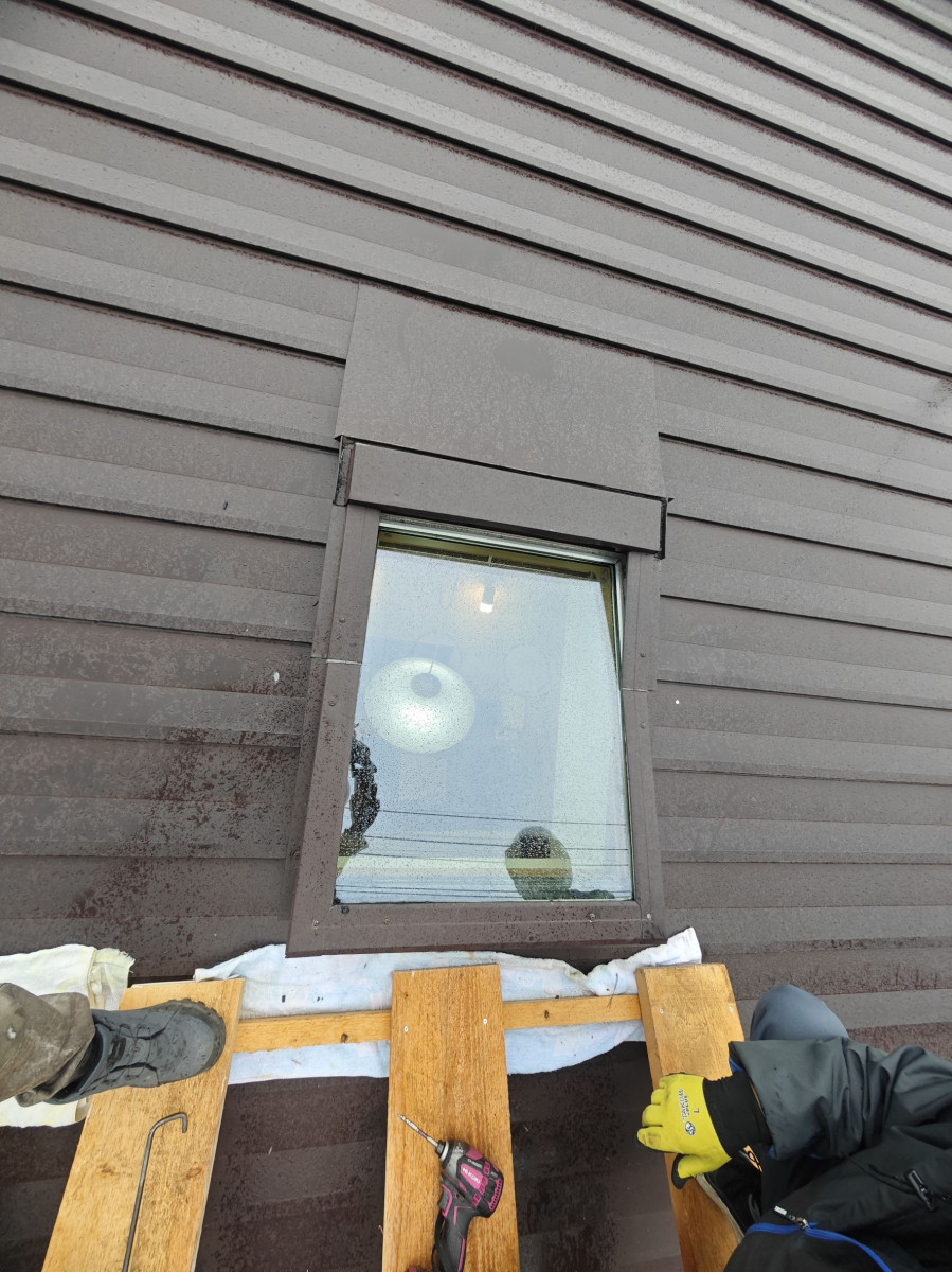 北進興業 伊達本社の天窓のペアガラスの内側だけが割れました！の施工後の写真1