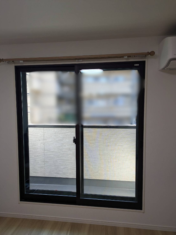 青梅トーヨー住器 相模原店の断熱だけじゃない！デザインで選ぶ内窓の施工後の写真3