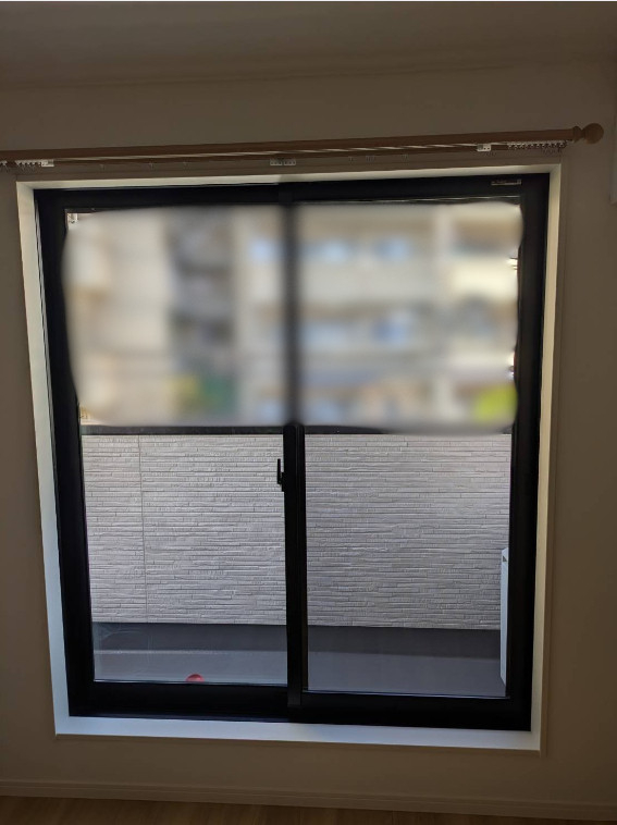 青梅トーヨー住器 相模原店の断熱だけじゃない！デザインで選ぶ内窓の施工前の写真3