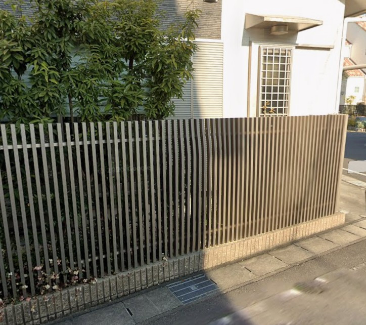 ホンダトーヨー住器の大府市の戸建住宅にてフェンス改修工事を行いました。の施工前の写真1