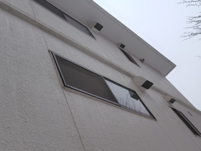手稲ガラスの【LOW-Eブロンズガラスで室内を見えにくく】高断熱の窓工事でメリット沢山!の施工前の写真2