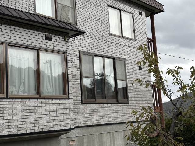 手稲ガラスの【リノベ補助金利用】リクシルEW採用で外窓の高断熱工事他の施工前の写真1