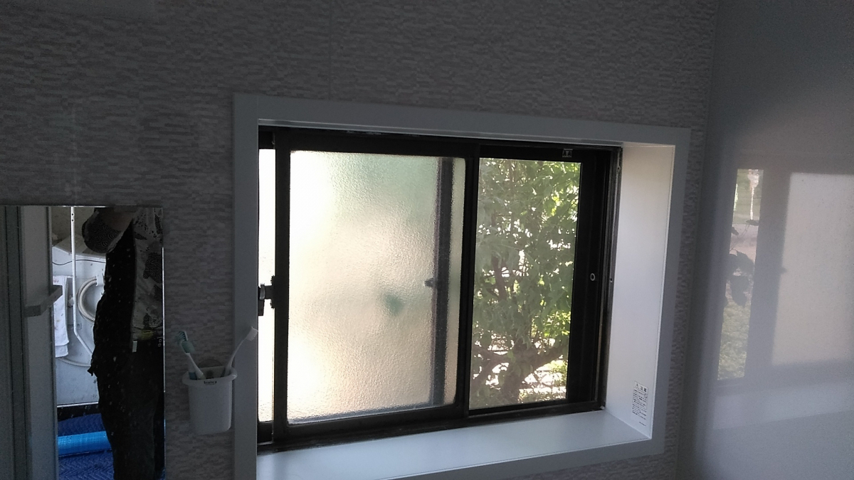 OGKの浴室にインナーサッシを取り付けました。の施工前の写真1