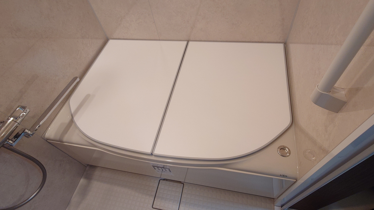 赤石建商の窓の種類を変えて、気密性アップ。リプラス取付工事の施工後の写真2