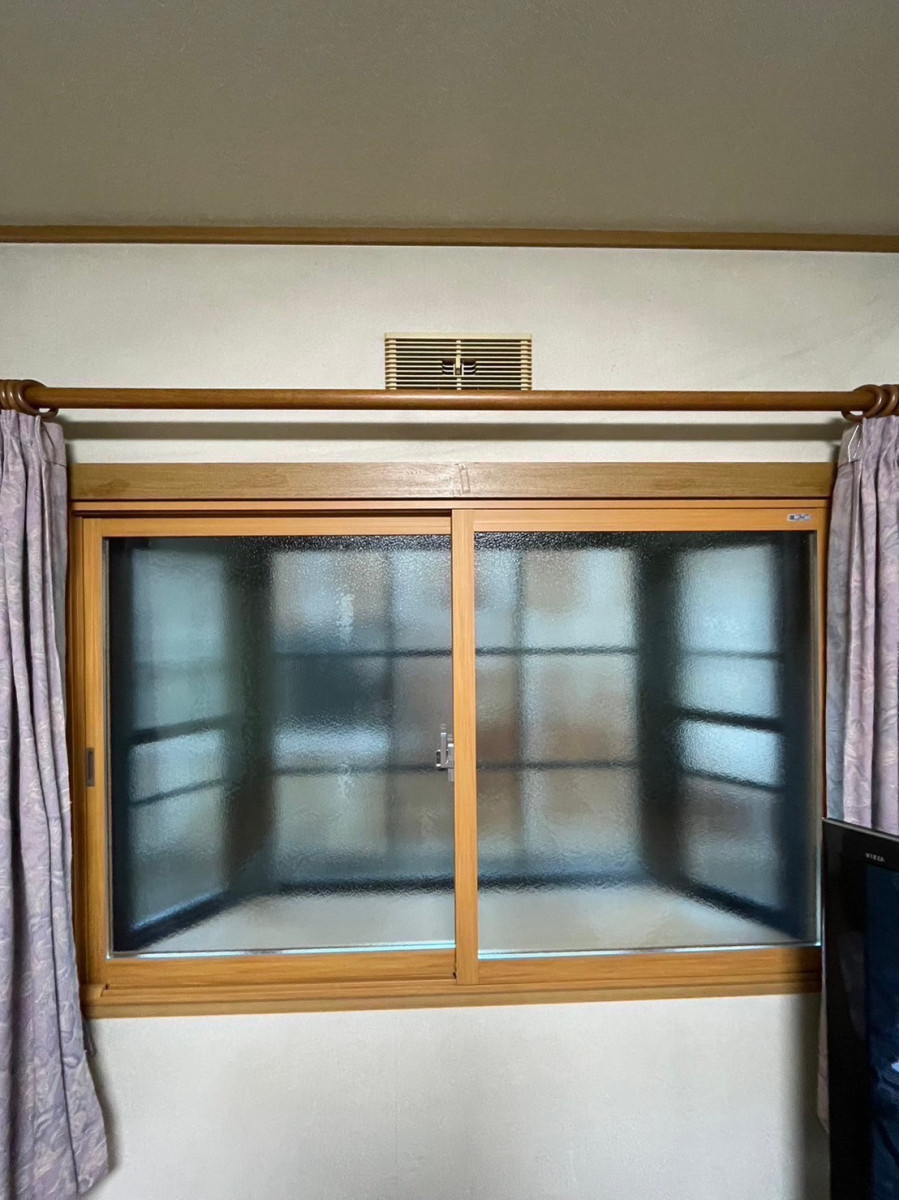 赤石建商の【三原市】内窓は出窓にも設置可能？インプラス取付工事の施工後の写真1