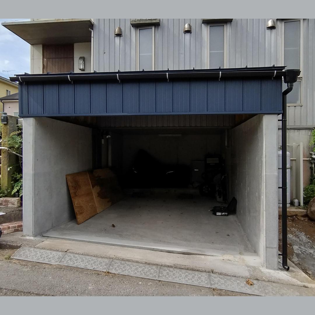 アサノタイヨーの勾配でも軽量シャッター取付できました🛝@一宮町の施工前の写真1