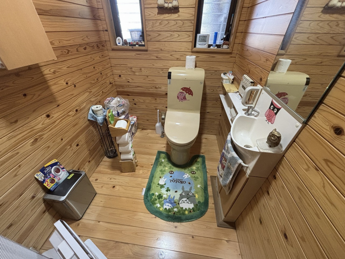 岩城屋建材の【トイレリフォーム】LIXILサティスXで叶える快適なトイレ空間｜熊本県｜岩城屋建材｜上益城郡山都町の施工前の写真1