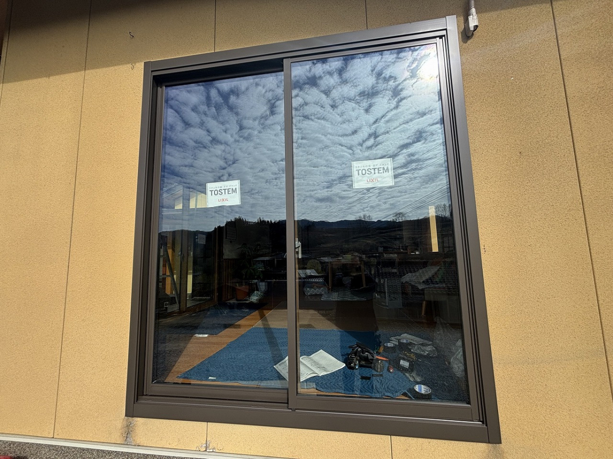 岩城屋建材の【窓リフォーム】カバー工法で快適な断熱窓に｜五ヶ瀬町｜LIXILリプラス｜熊本県｜岩城屋建材の施工後の写真1