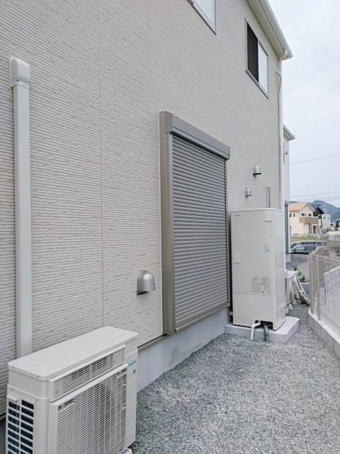 播州トーヨー住器 中播支店の🏠防犯･台風対策🏡リフォームシャッター取付の施工後の写真3