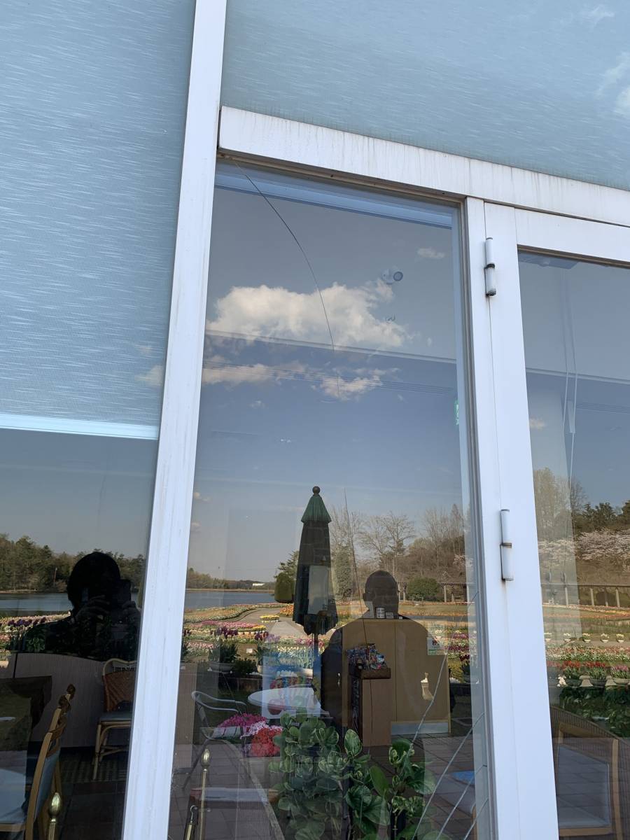 播州トーヨー住器 中播支店のガラス割れ替えの施工後の写真1
