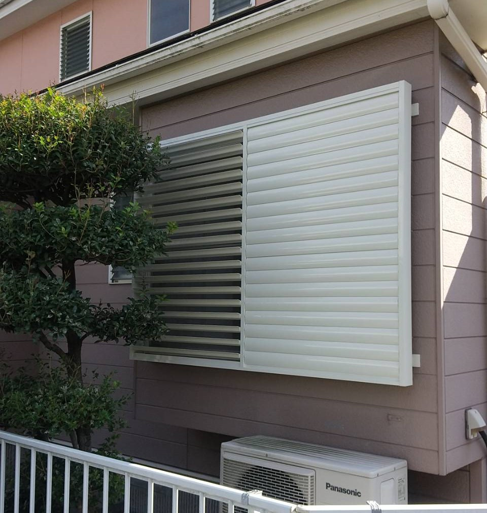 リフォームショップ なかみちの🛁🌟浴室窓に可動ルーバーを設置して、換気✨と防犯性🔒がグッと向上しました！🌈🧡の施工後の写真1