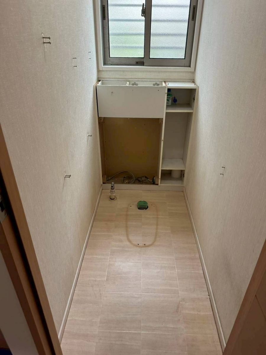 リフォームショップ なかみちの🚽✨ トイレ空間をまるごとリフレッシュ！アメージュ便器で快適リフォーム ✨🚽の施工前の写真2