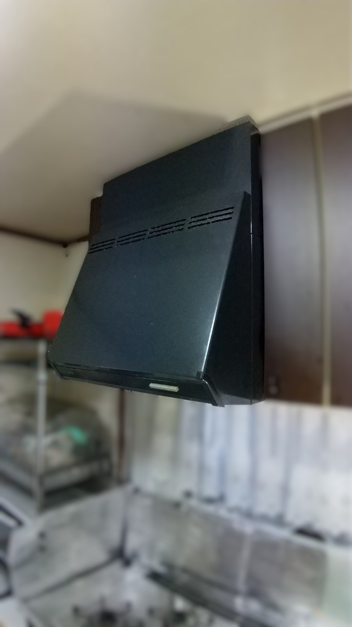 リフォームショップ なかみちのレンジフード交換工事✨お手入れラクで快適キッチンへ🍳の施工前の写真1