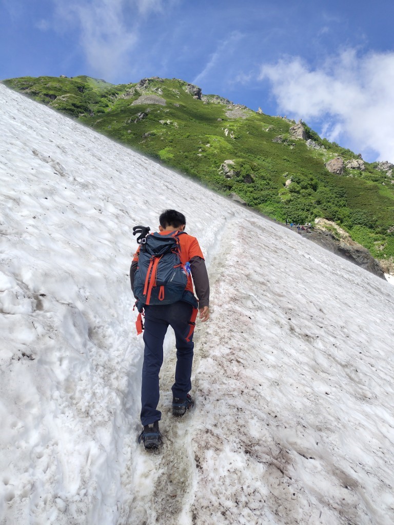 白馬岳大雪渓へ TAKAOZAIMOKUのブログ 写真2