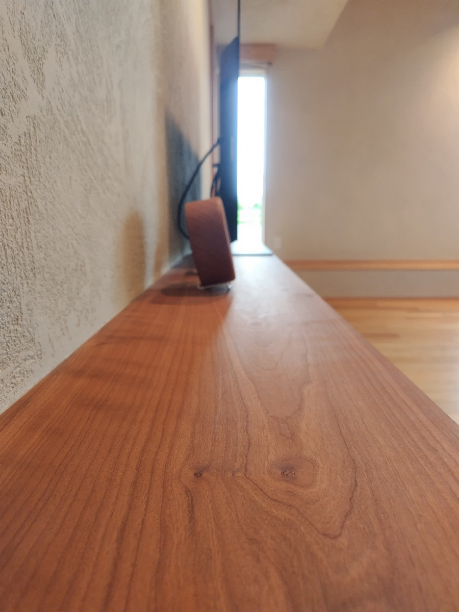 TAKAOZAIMOKUの造作テレビボードの施工後の写真2