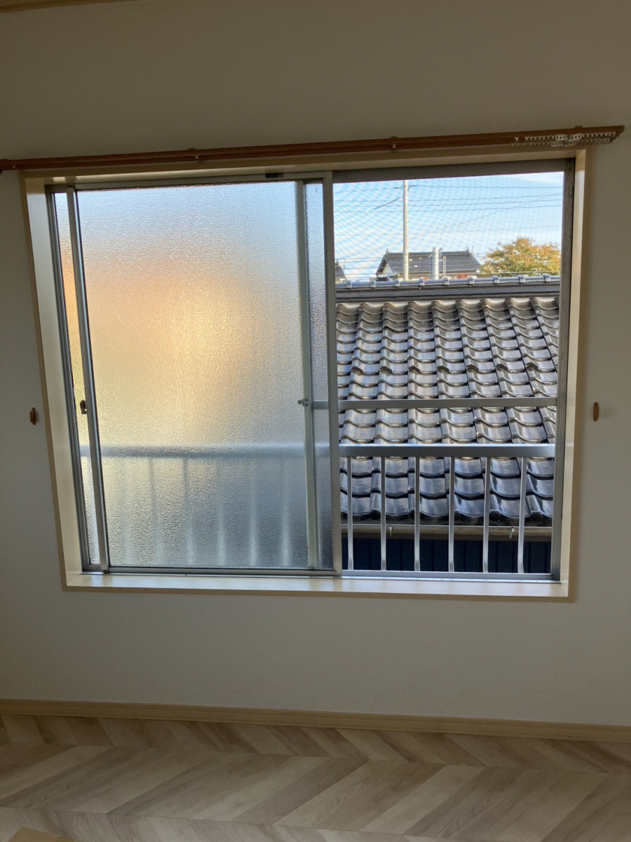 TAKAOZAIMOKUの補助金でお得に断熱！LIXILインプラスで結露と寒さを解消の施工前の写真1