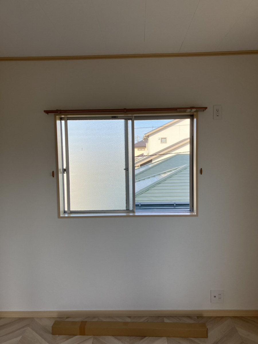 TAKAOZAIMOKUの先進的窓リノベ活用！LIXILインプラスで暖かく静かな住まいへの施工前の写真1