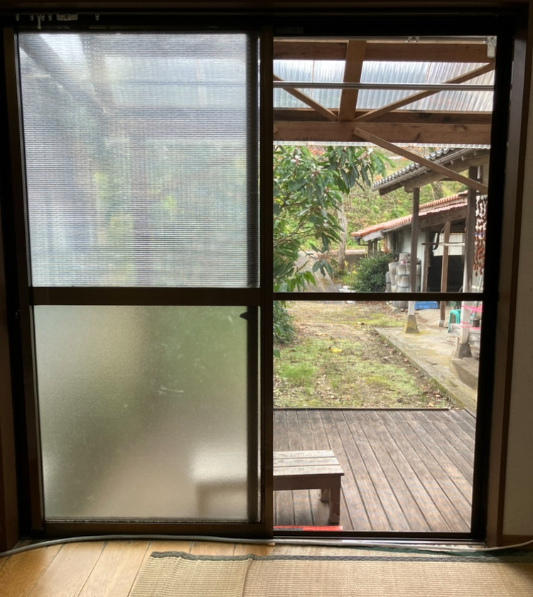 TAKAOZAIMOKUの結露に悩むご家庭へ ― LIXILインプラスで叶える快適な暖か住まいの施工前の写真1