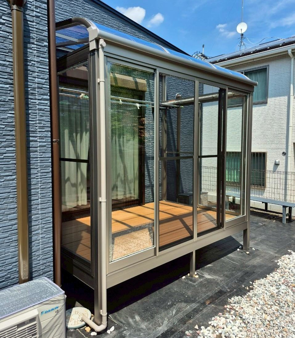 Riforma 浜松店のサンルームで雨の日も快適！の施工後の写真1