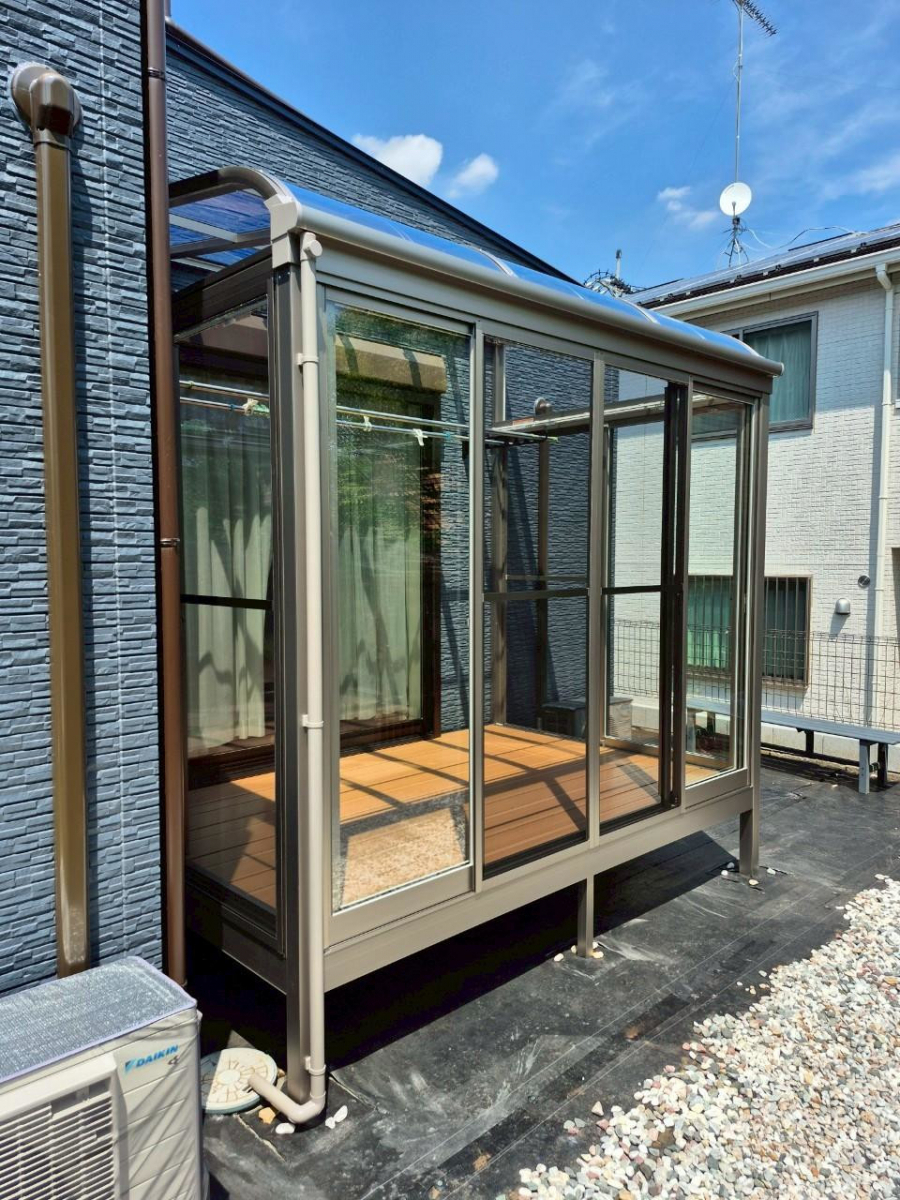 Riforma千葉店のテラス囲いで急な雨にも洗濯物が濡れません！　Riforma千葉店の施工後の写真1