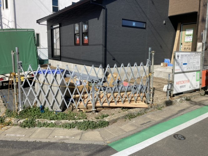 Riformaさいたま店の新築外構 お庭でリラックスするためには目隠しをの施工前の写真1