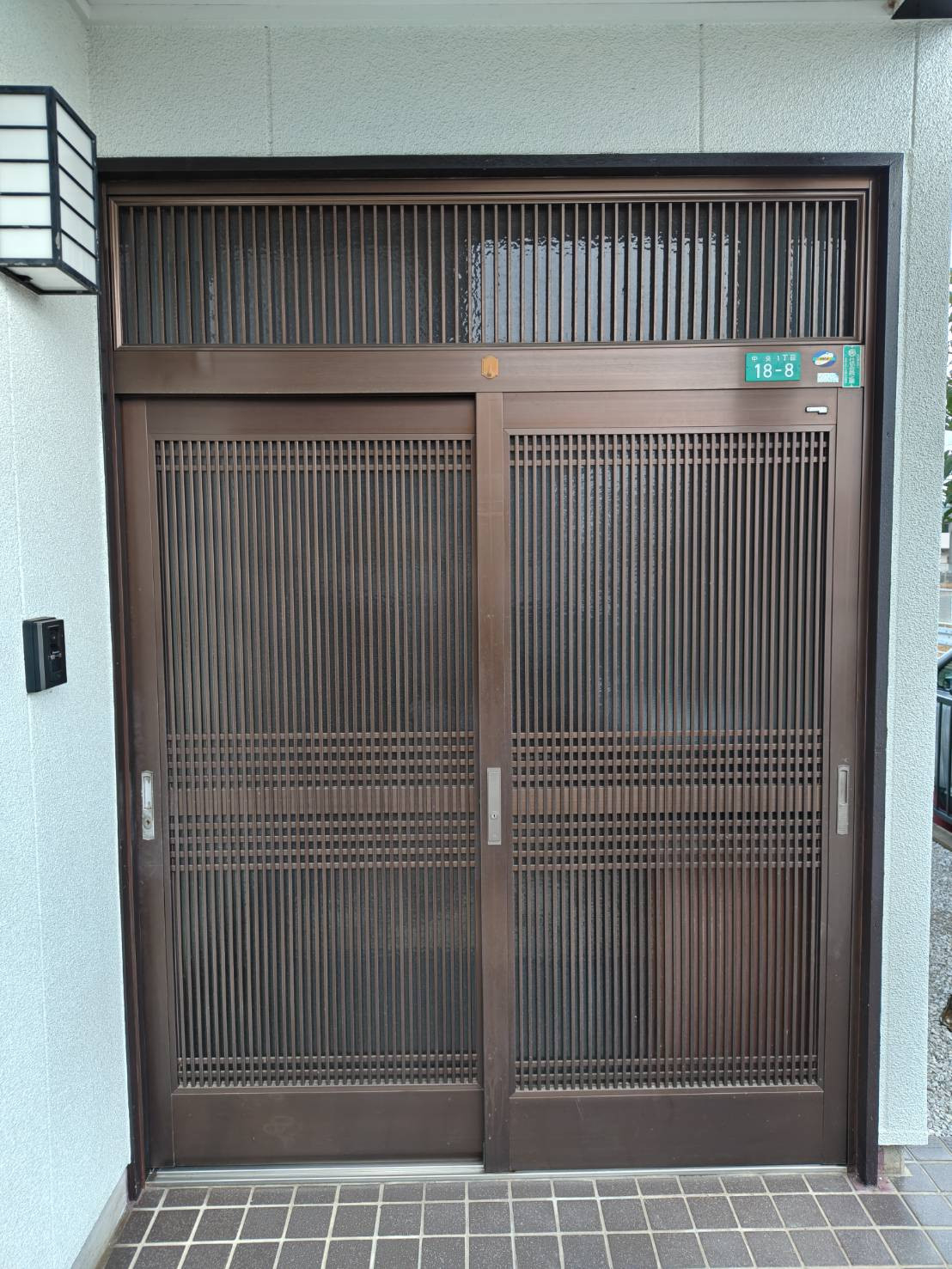 Riformaさいたま店の玄関引戸設置工事の施工前の写真1