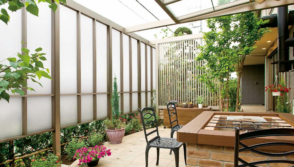 大野ガラス店の【西都市】目隠し格子で安心のお庭にの施工事例詳細写真1