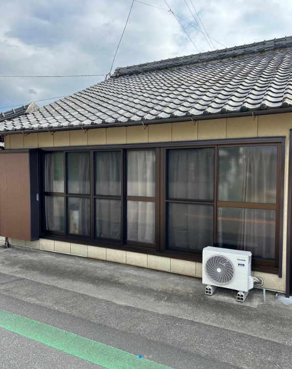 大野ガラス店の重い雨戸がスムーズに開閉できるように♪の施工前の写真1