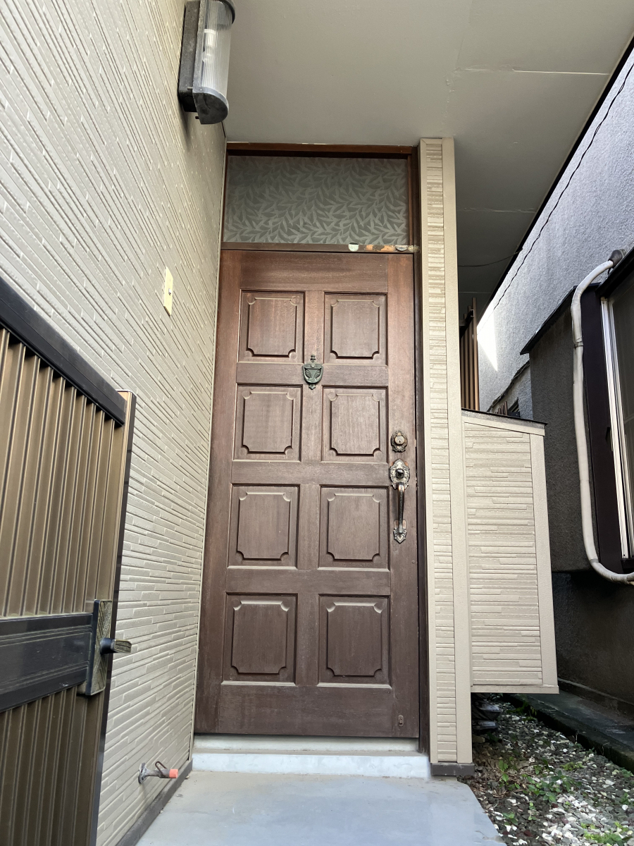 ドア太郎の江戸川区≪断熱対策！玄関リフォームをしました！≫の施工前の写真1
