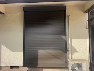 マルシンコミュニティー 松戸の雨戸から電動シャッターへ( ﾟДﾟ)の施工後の写真1