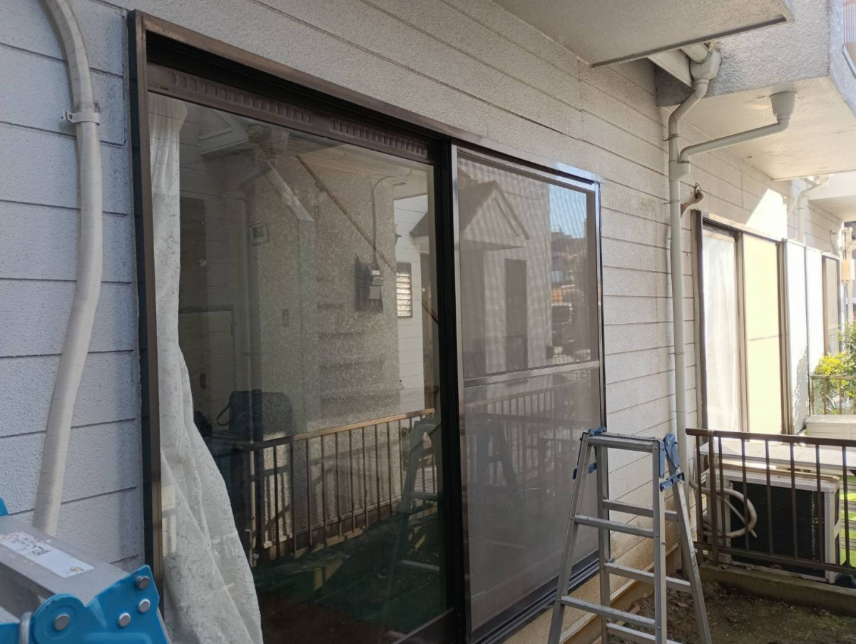 マルシンコミュニティー 松戸の雨戸から電動シャッターに(^^)/の施工前の写真2