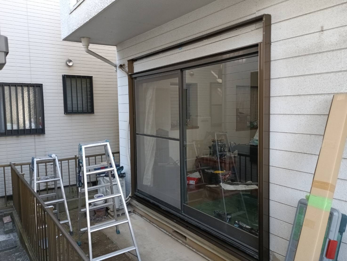 マルシンコミュニティー 松戸の雨戸から電動シャッターに(^^)/の施工前の写真3