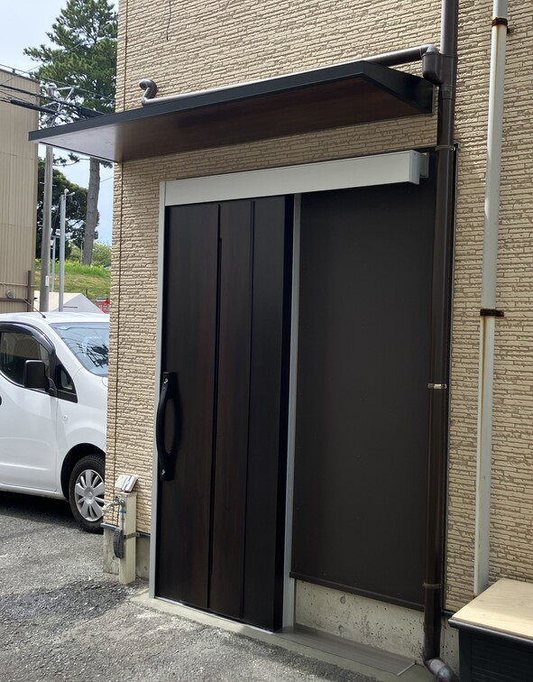 クリエイトの■ 住居専用の玄関がない悩みを特注工事で解決!の施工後の写真1