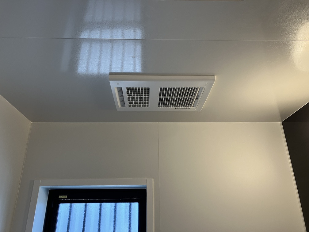 クリエイトの「寒い冬のお風呂を快適に！浴室暖房乾燥機交換で解決」の施工後の写真1