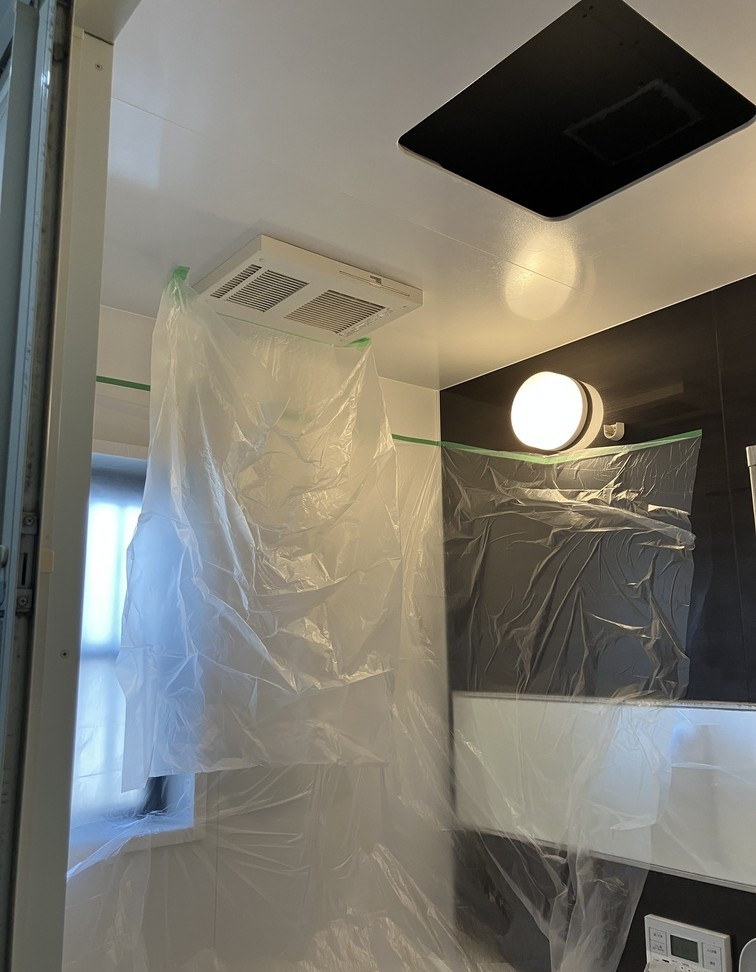 クリエイトの「寒い冬のお風呂を快適に！浴室暖房乾燥機交換で解決」の施工前の写真1