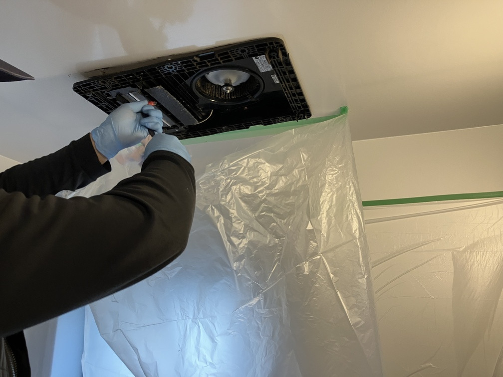 クリエイトの「寒い冬のお風呂を快適に！浴室暖房乾燥機交換で解決」の施工前の写真2