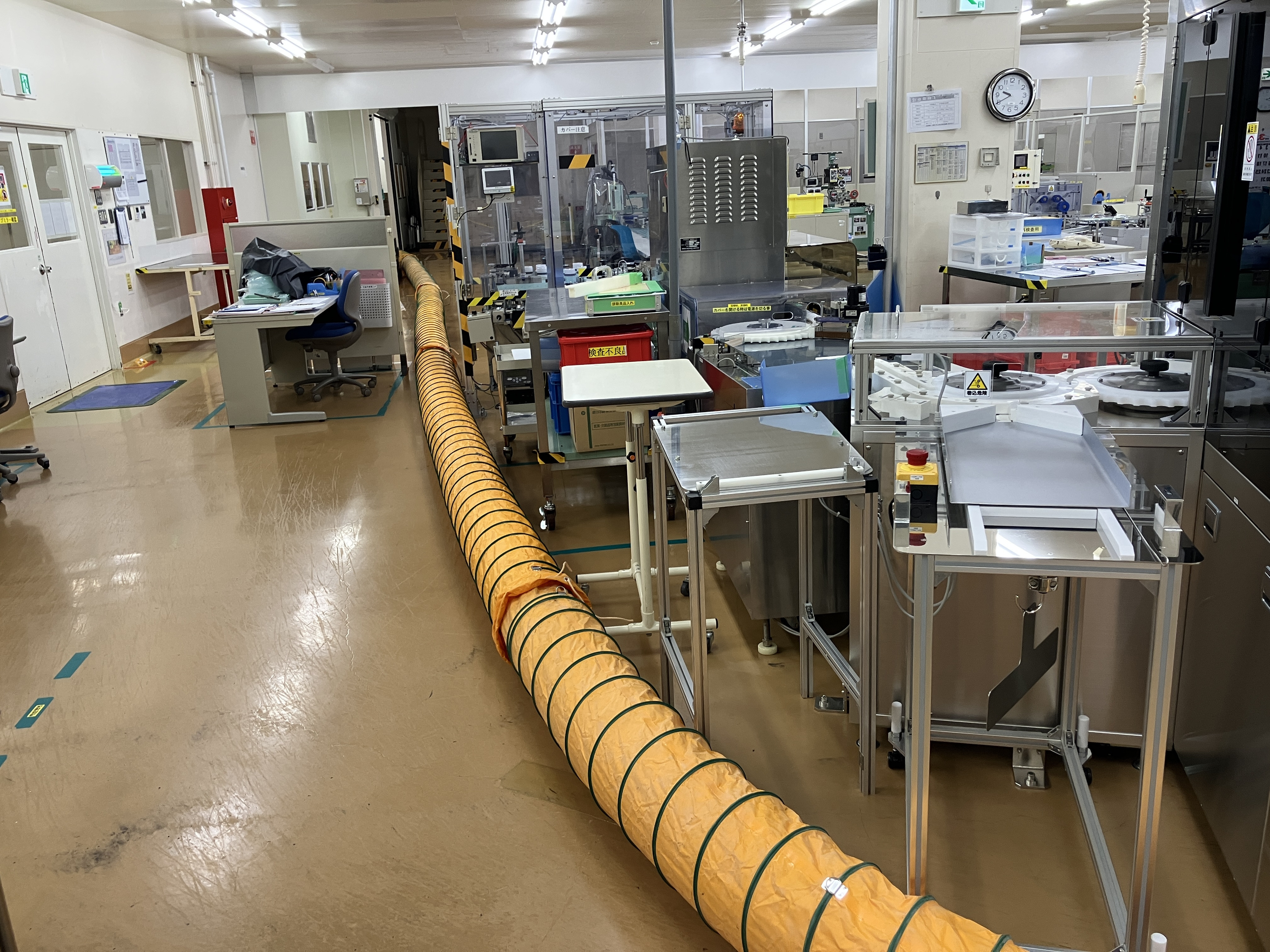 クリエイトのクリーンルーム床の劣化を解消！硬質ウレタン補修で粉塵リスクを防ぐ工場改修の施工後の写真3