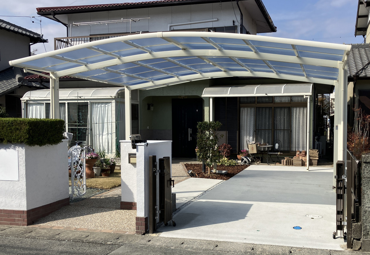 クリエイトの古いカーポートを一新！ご夫婦が実感した毎日の快適動線リフォームの施工後の写真1