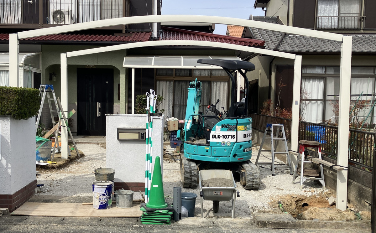 クリエイトの古いカーポートを一新！ご夫婦が実感した毎日の快適動線リフォームの施工前の写真3