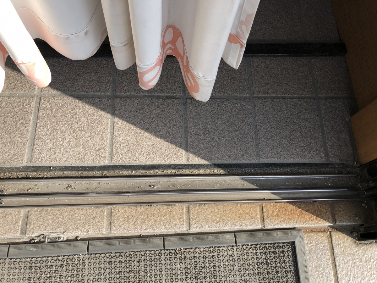 FGの【北名古屋市】リシェント玄関引戸2 PG仕様 P20型の施工前の写真1